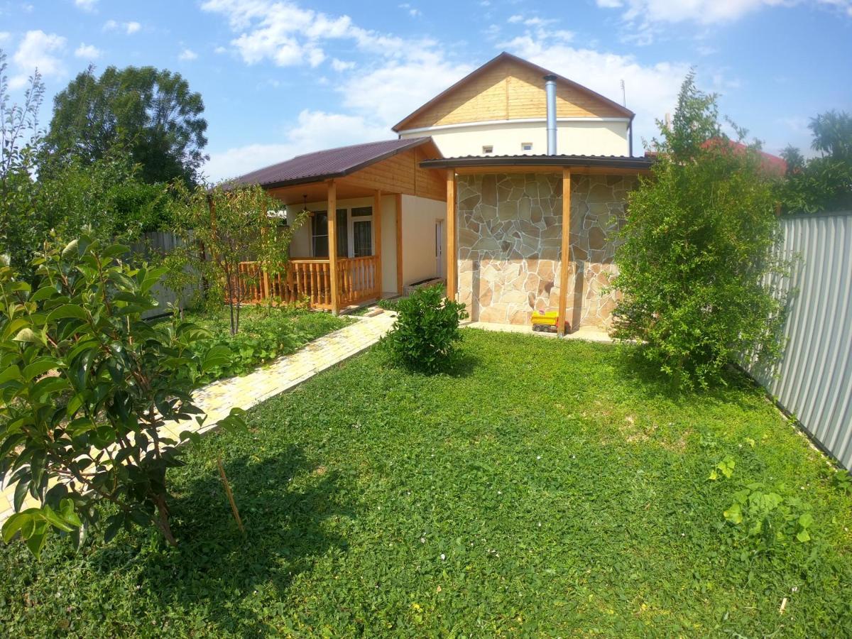Гостевой Дом "Ласточкино Гнездо" Zandrypsch Exterior foto